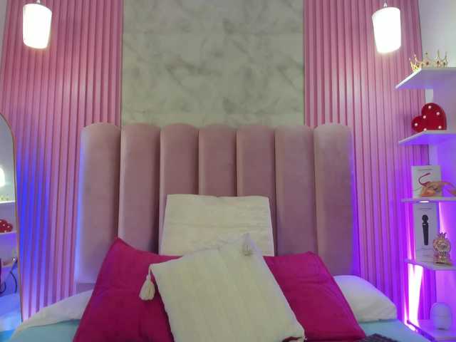 ArianaRougee live webcam show