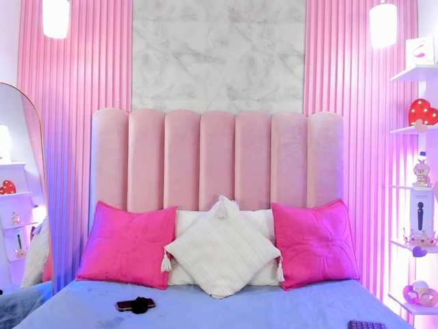 ArianaRougee live cam on BongaCams