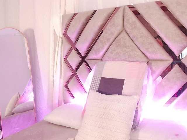 ArianaRougee live cam on BongaCams