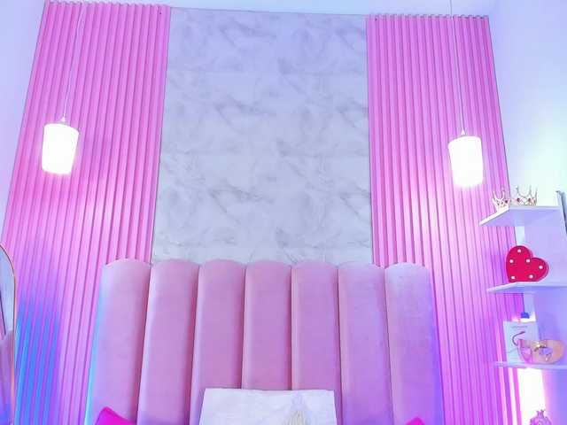 ArianaRougee live cam on BongaCams