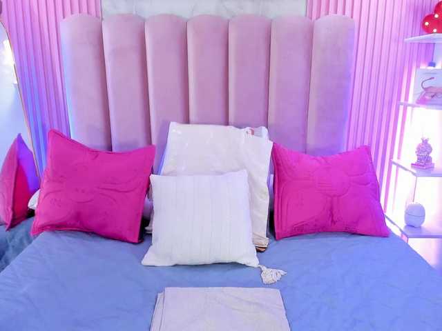 ArianaRougee live cam on BongaCams