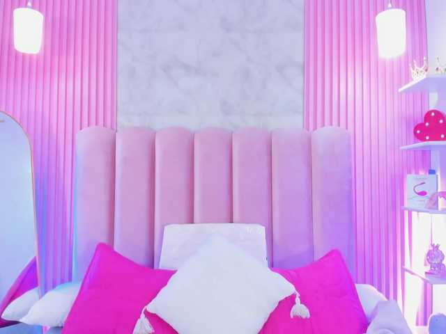 ArianaRougee live cam on BongaCams
