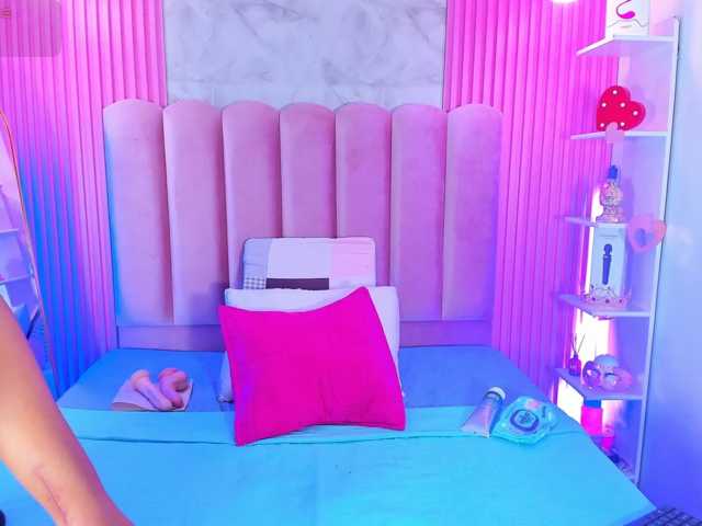 ArianaRougee, en directo ahora en BongaCams