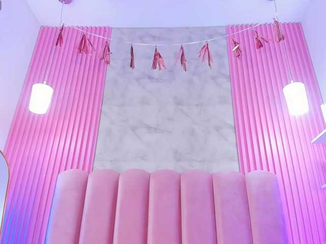 ArianaRougee live cam on BongaCams