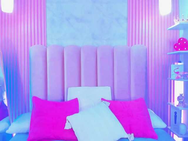 ArianaRougee live cam on BongaCams
