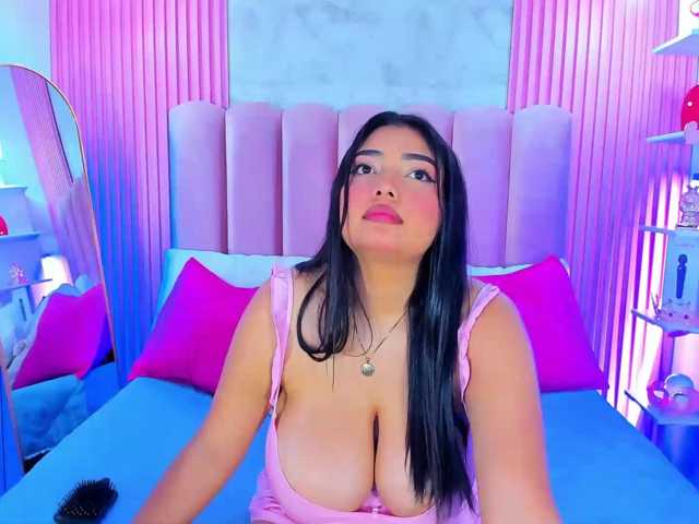 ArianaRougee live cam on BongaCams