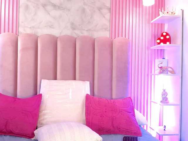 ArianaRougee live cam on BongaCams