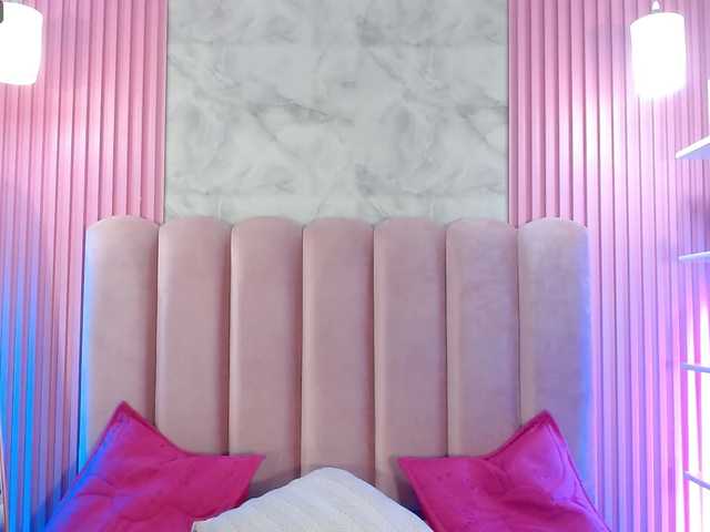 ArianaRougee live cam on BongaCams