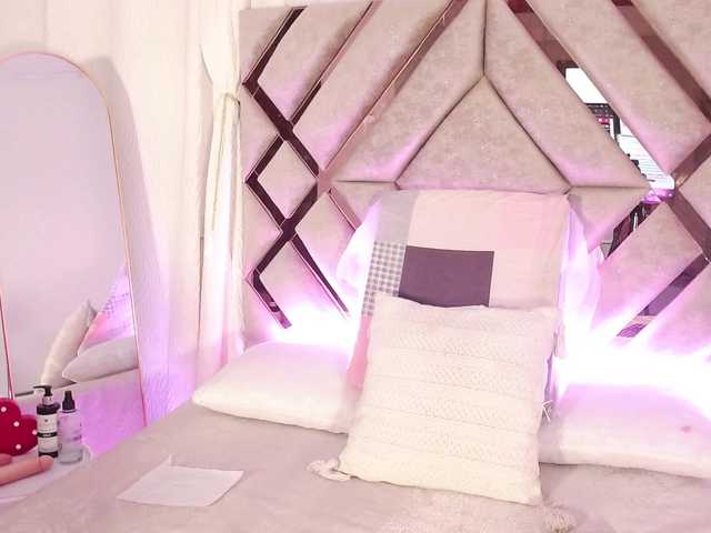 ArianaRougee live cam on BongaCams