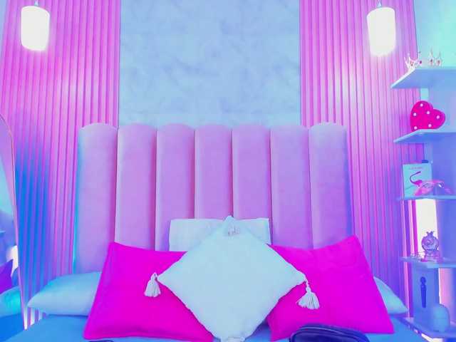 ArianaRougee live cam on BongaCams