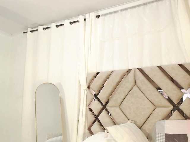 ArianaRougee live cam on BongaCams