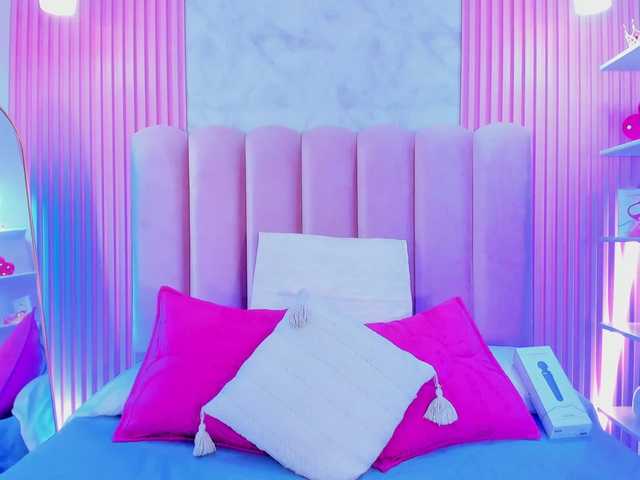 ArianaRougee live cam on BongaCams
