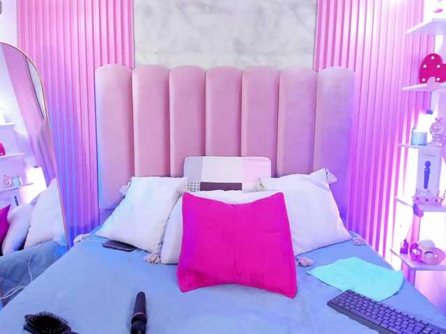 ArianaRougee live cam on BongaCams