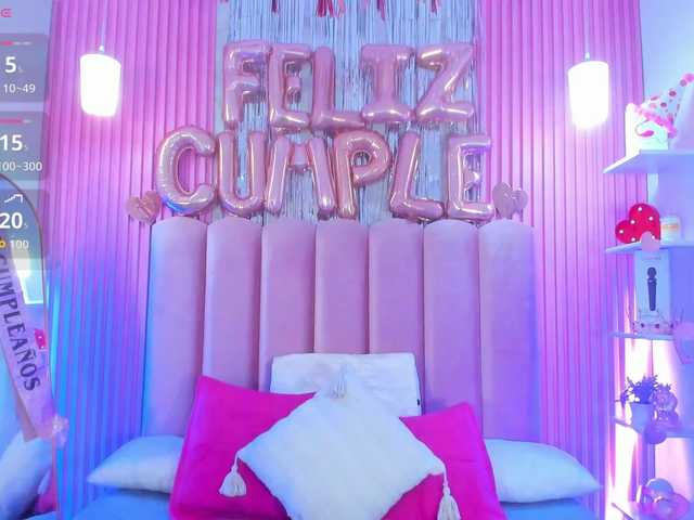ArianaRougee live cam on BongaCams