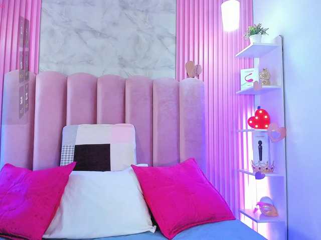 ArianaRougee live cam on BongaCams
