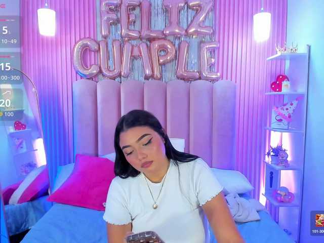 ArianaRougee live cam on BongaCams