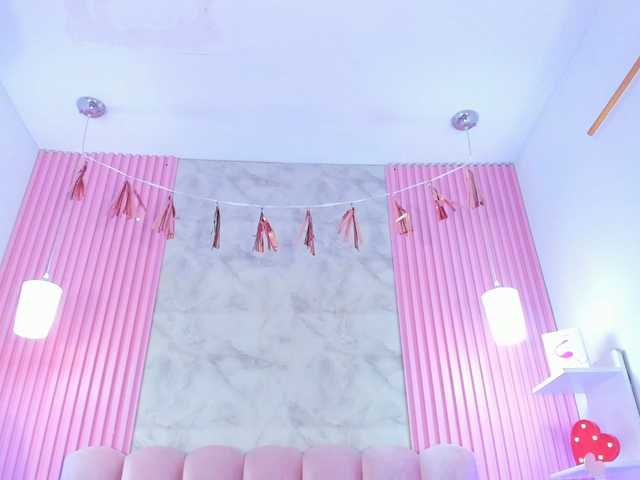 ArianaRougee live cam on BongaCams