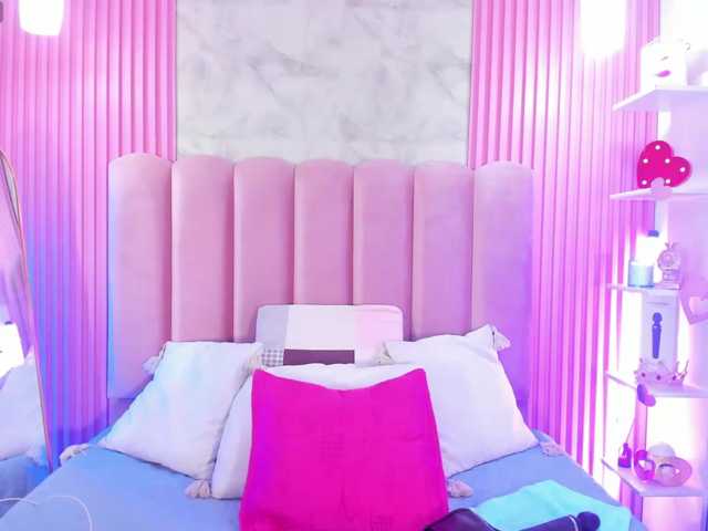 ArianaRougee live cam on BongaCams