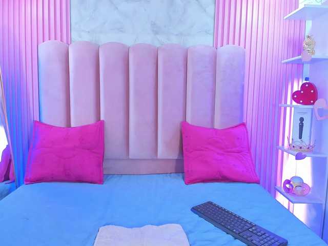 ArianaRougee live cam on BongaCams