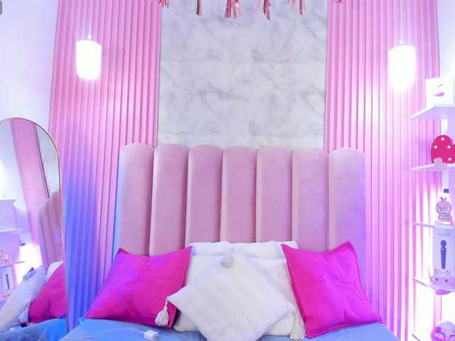 ArianaRougee — live female cam