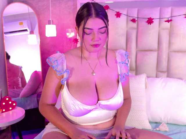 ArianaRougee webcam