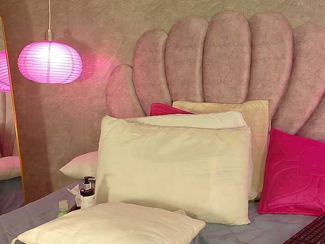 ArianaRougee live cam on BongaCams