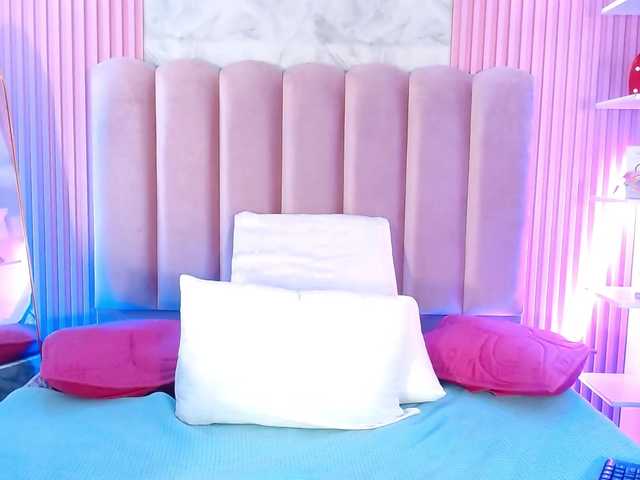 ArianaRougee's BongaCams show and profile