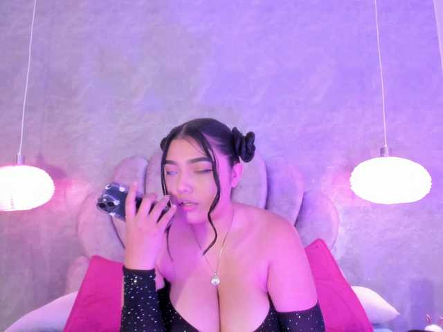 ArianaRougee live cam on BongaCams