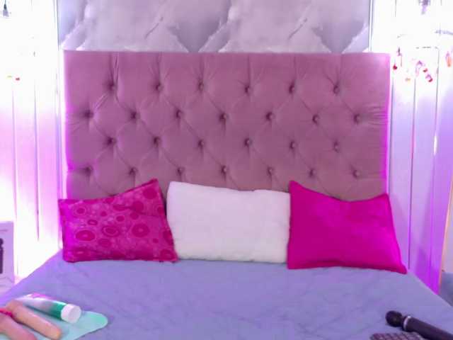 ArianaRougee live cam on BongaCams