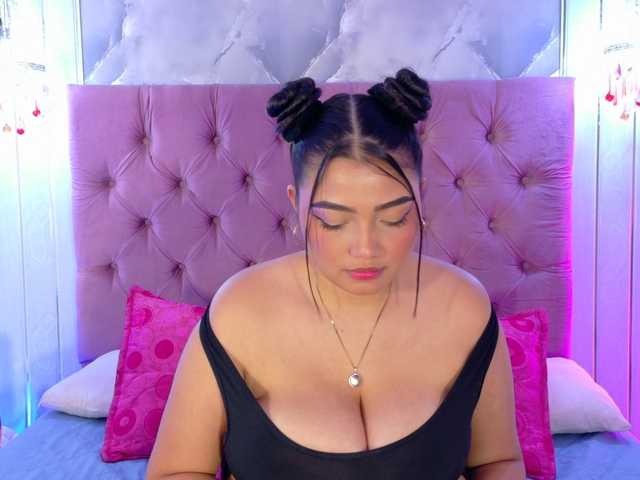 ArianaRougee live cam on BongaCams