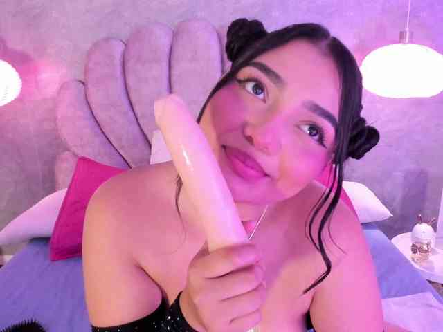 ArianaRougee webcam