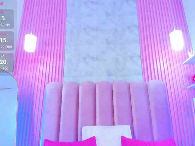 ArianaRougee webcam