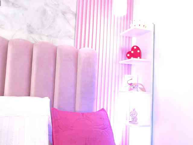 ArianaRougee webcam