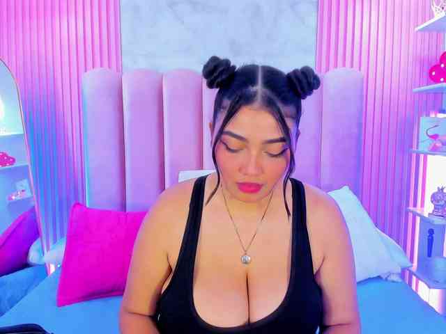 ArianaRougee ArianaRougee