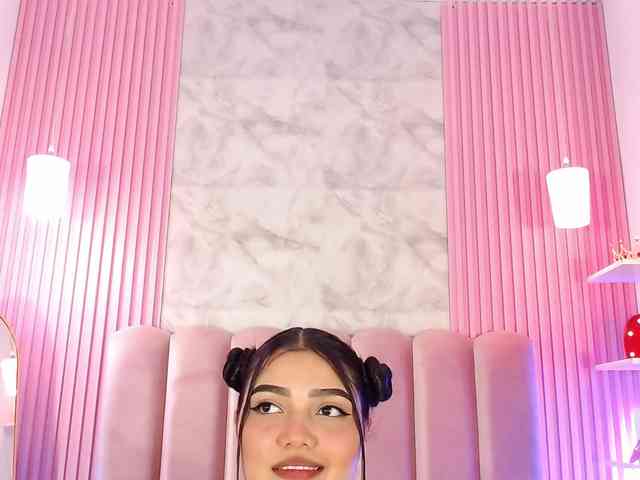 ArianaRougee webcam