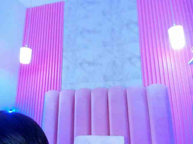 ArianaRougee webcam