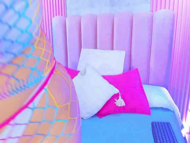 ArianaRougee ArianaRougee