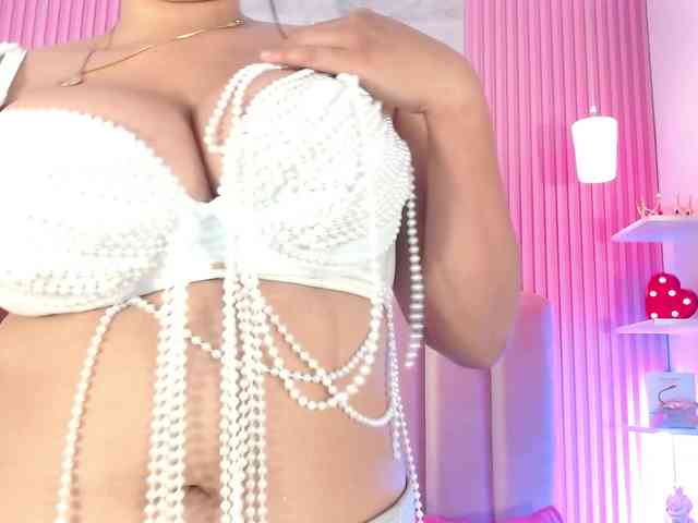 ArianaRougee webcam
