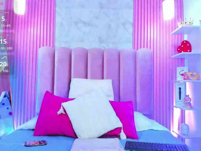ArianaRougee webcam