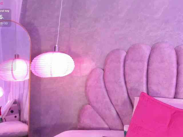 ArianaRougee webcam