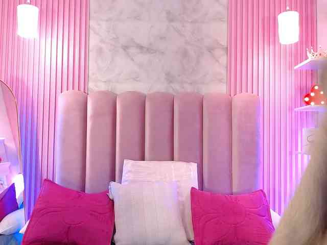 ArianaRougee webcam