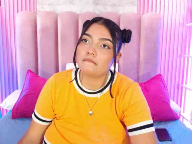 ArianaRougee webcam