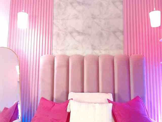 ArianaRougee webcam