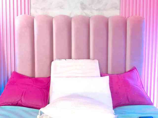 ArianaRougee webcam