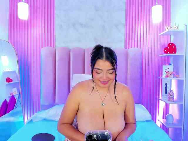 ArianaRougee webcam