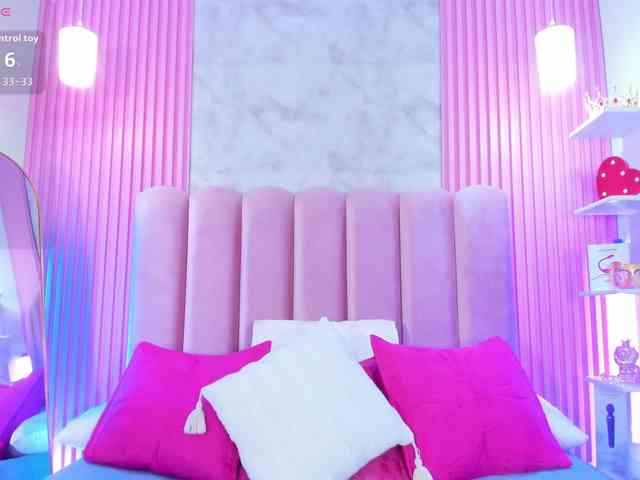 ArianaRougee ArianaRougee