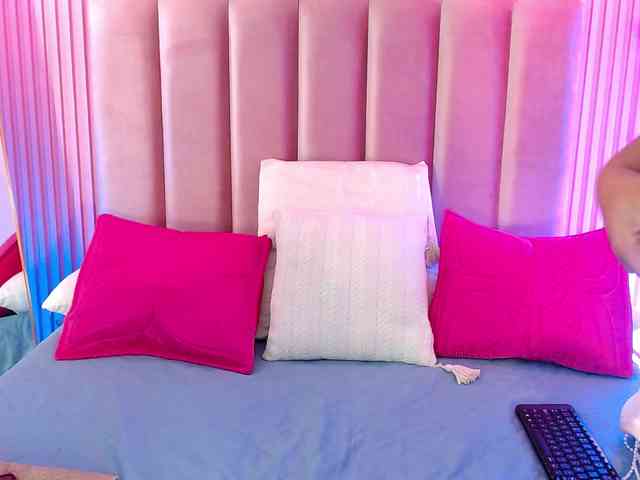 ArianaRougee ArianaRougee