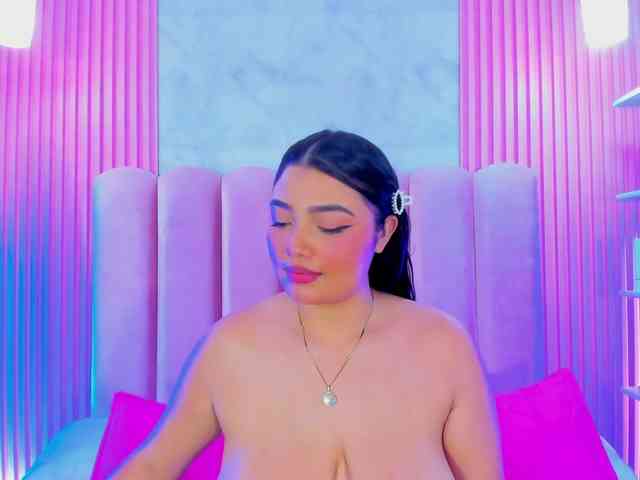 ArianaRougee webcam