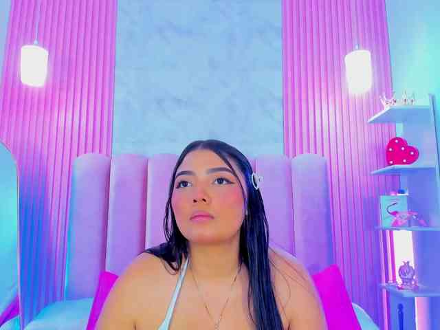 ArianaRougee webcam