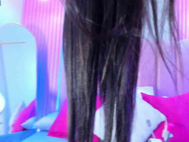 ArianaRougee webcam